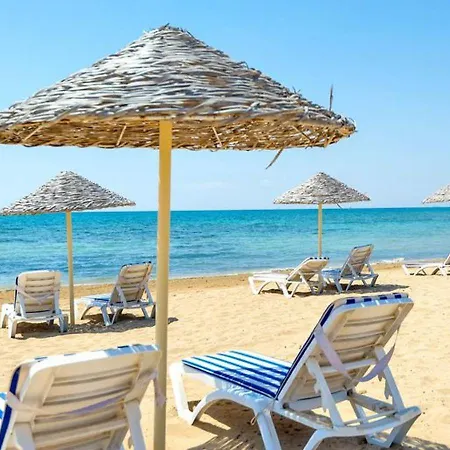 Relaxing Beachfront