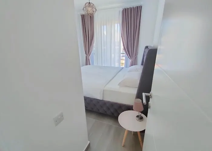 アパート Relaxing Beachfront Vokolidha