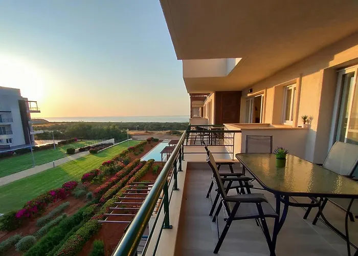 Relaxing Beachfront *